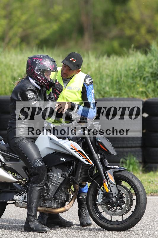 /Archiv-2025/10 23.04.2025 Cornu Master School ADR/gruen-vert/67